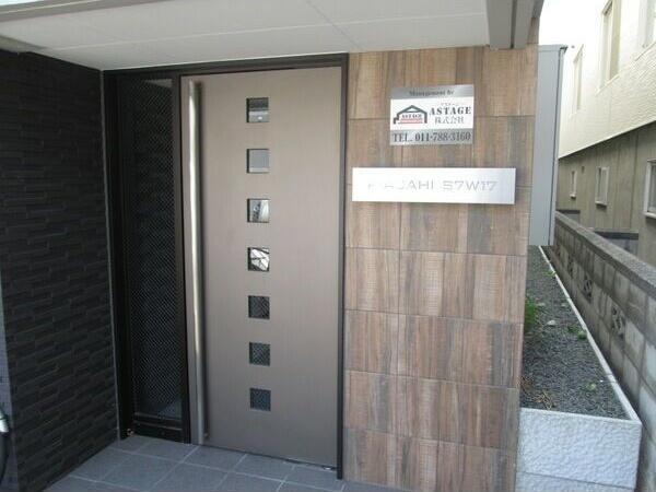 建物エントランス